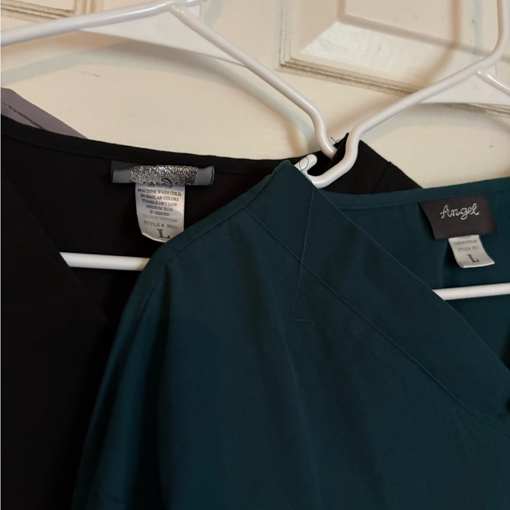Scrub Set - Picture 2 of 3